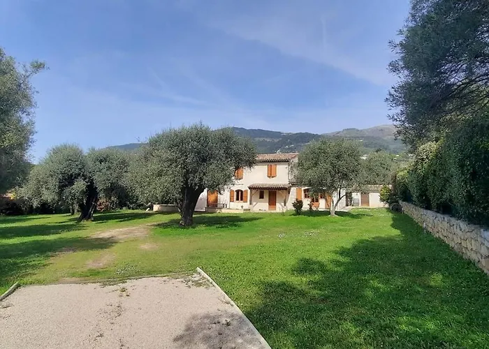 06Cb Pretty Country House For 8