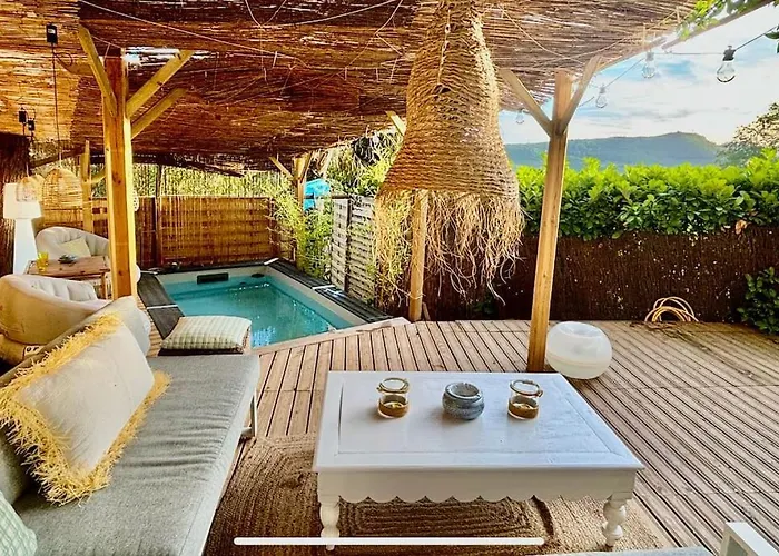 Jolie Maison En Pleine Nature